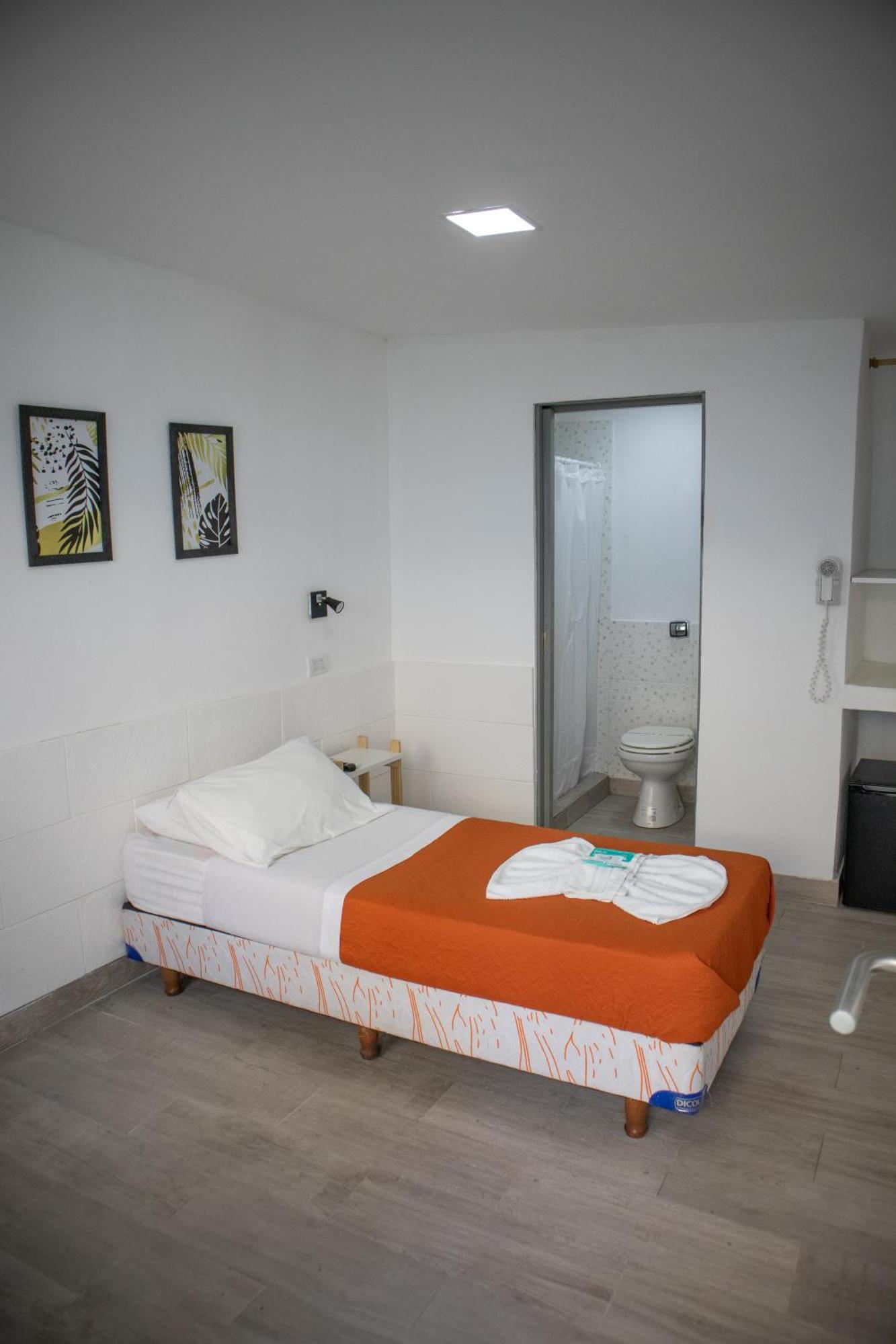 Hotel Aguila Blanca Villa Gesell Exteriér fotografie